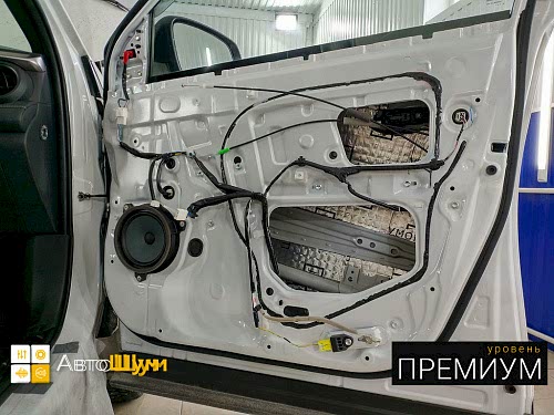 Виброизоляция дверей Тойоты Ра4 Ха40
