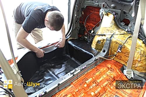 Шумоизоляция багажника Тойота РАВ 4 (XA30)