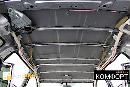 Штатная шумоизоляция крыши Тойоты Рав4.