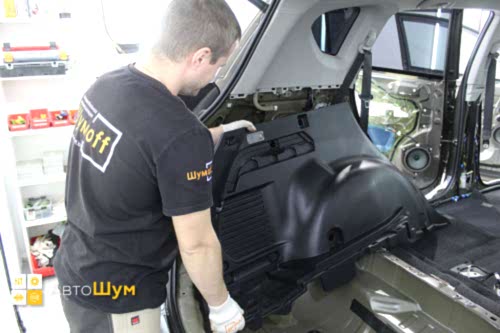 Разбираем багажник Тойоты Рав4 XА40.