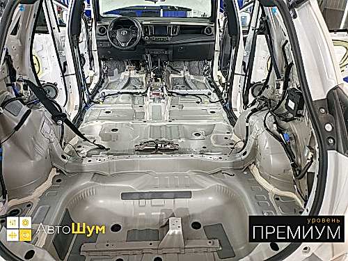 Штатная виброизоляция в багажнике Тойоты Ра4 Ха40